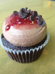 Cupcake_chocolate raspberry