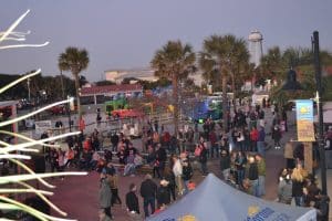IOP Holiday Street Festival
