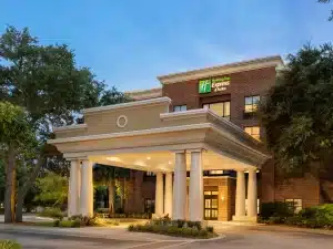 Holiday Inn Express & Suites